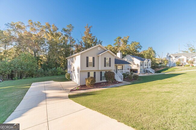 Building Photo - 583 Embassy Walk