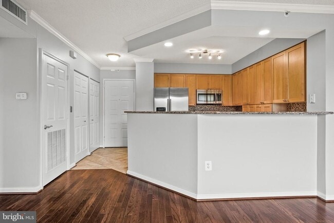 Building Photo - 3101 N Hampton Dr