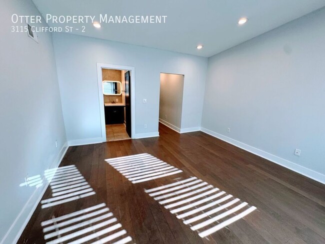 Building Photo - Lovely 2BR/2.5BA Apartment with Spacious L...