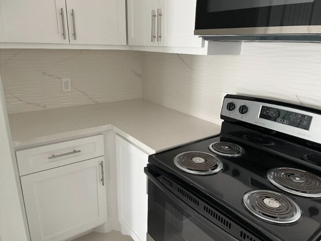 Building Photo - 312 W Rutherford Ave