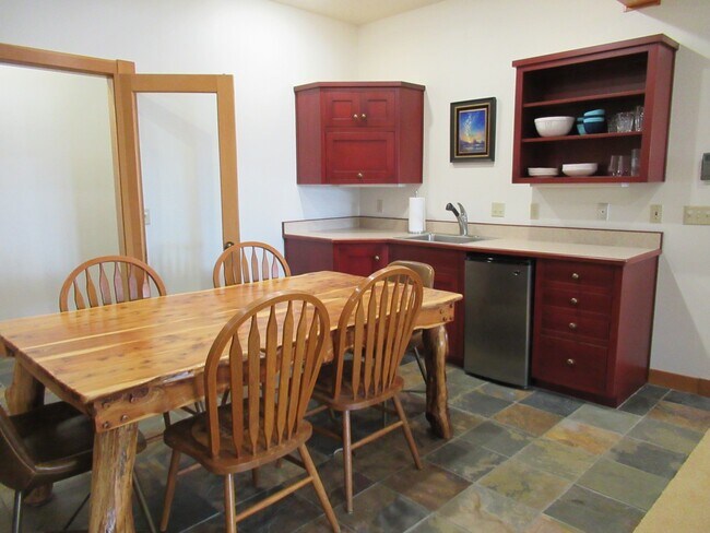 Building Photo - Hidden Whitefish Lake 3 bedroom Furnished ...