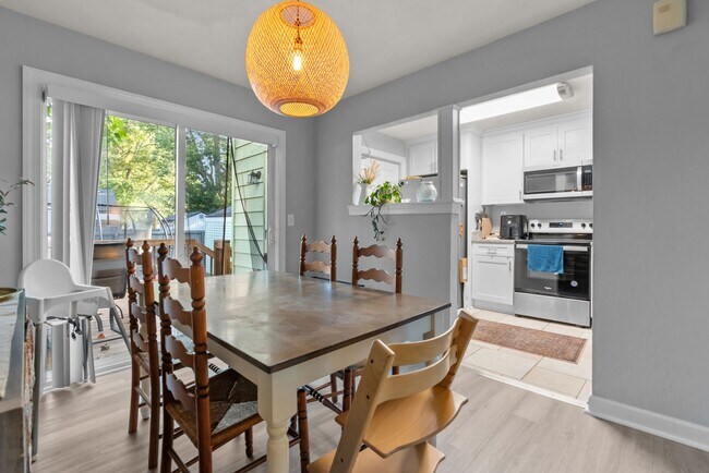 Building Photo - Furnished 4 bedroom Near NOB