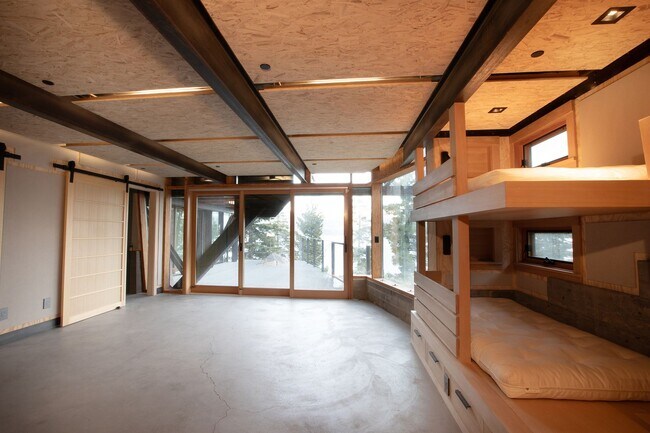 Building Photo - Architectural gem