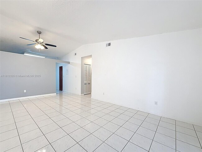 Building Photo - 17372 NW 76th Ct