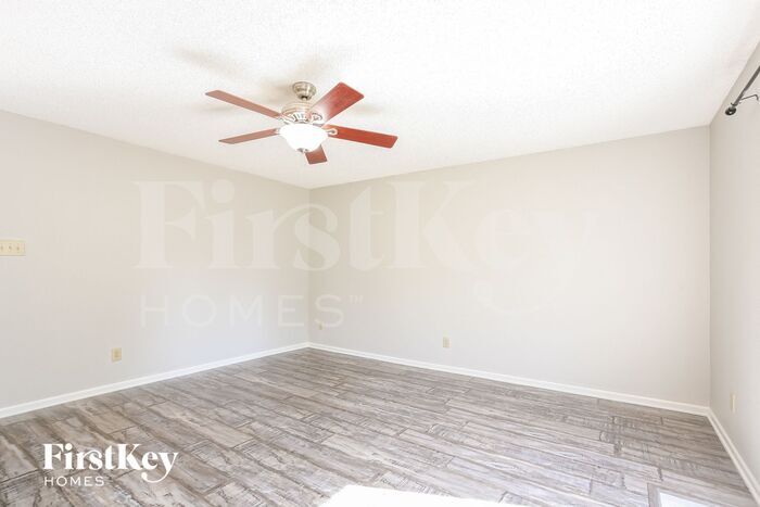 Building Photo - 7563 Hollow Reed Ct