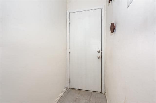 Building Photo - 8750 Park Ln