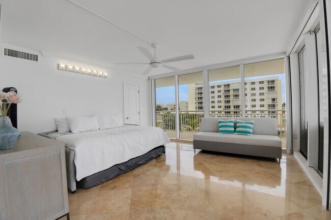 Building Photo - 3546 S Ocean Blvd