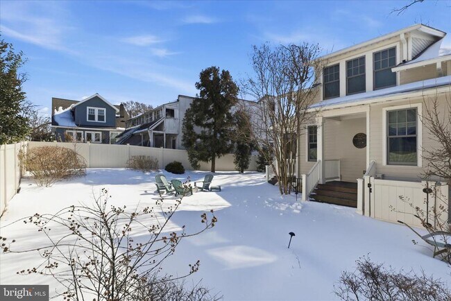 Building Photo - 511 N Fillmore St