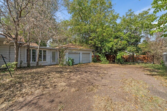 Building Photo - 3025 Mitchell Ave