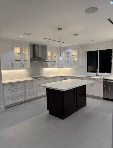 Building Photo - 2930 SW 79th Ct