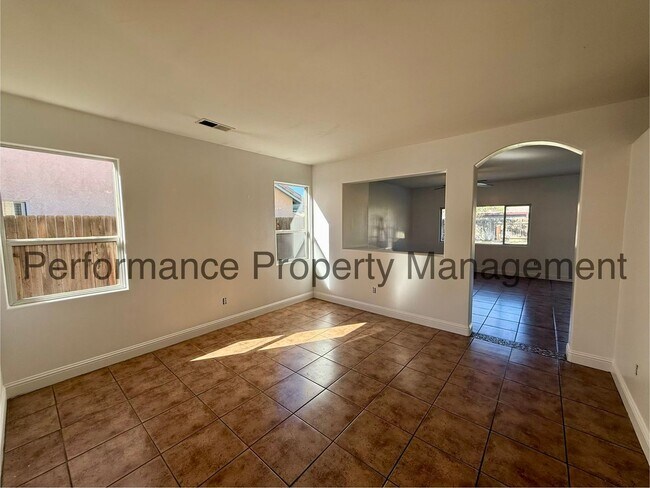 Building Photo - 4 Bed/2 Bath in SW Bakersfield w/ RBP, Solar & $0 Deposit Option