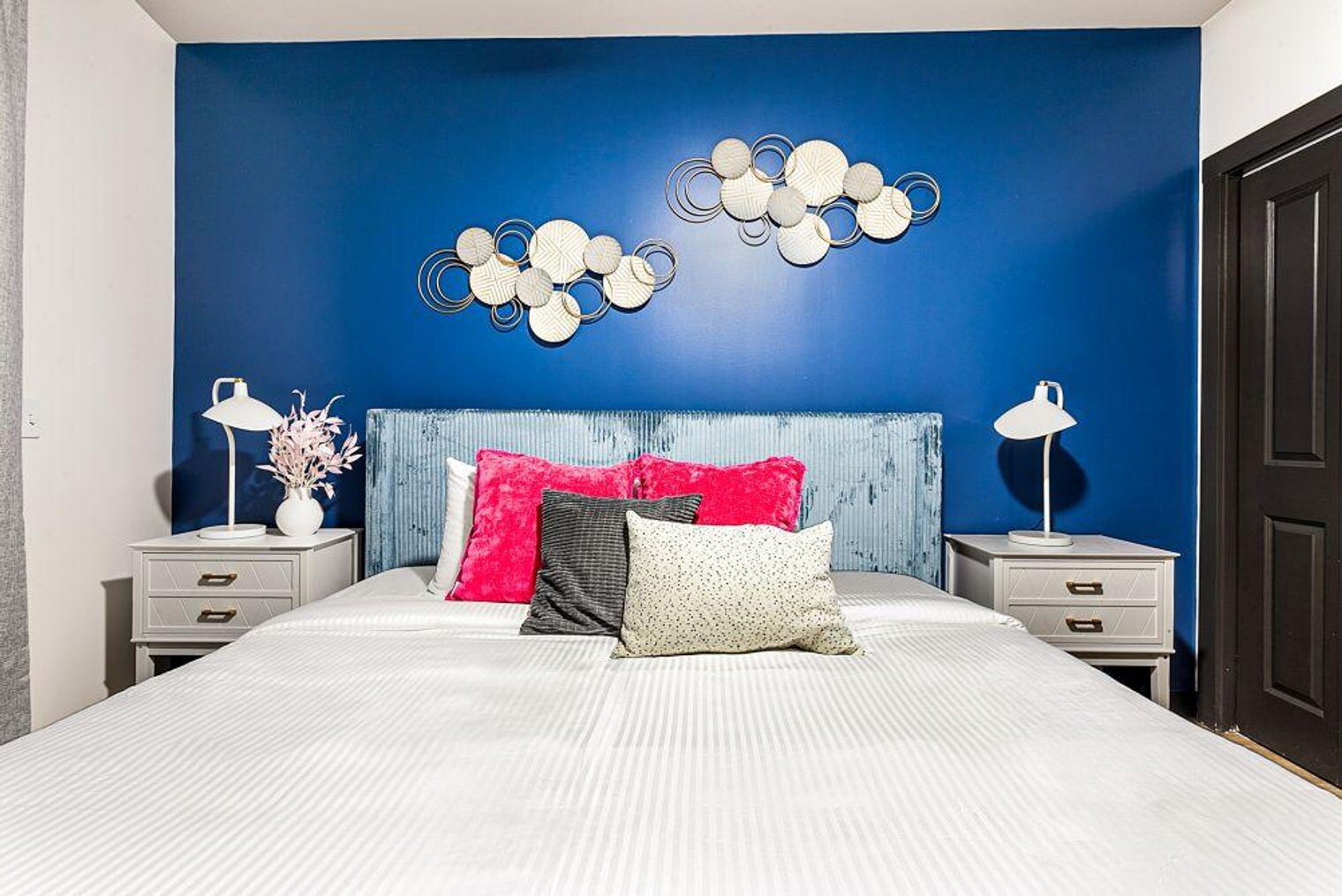 Building Photo - 611 Commerce St