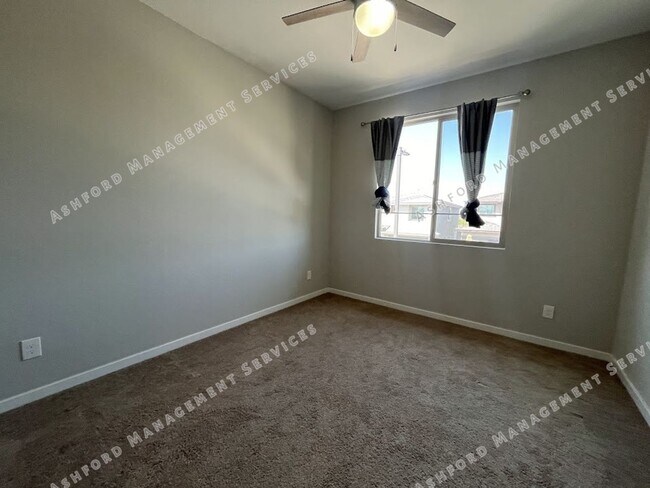 Building Photo - Beautiful 3-Bedroom Home in Sky Crossing w...