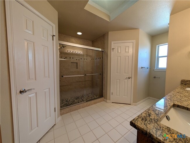 Building Photo - 1662 Lantana Cir