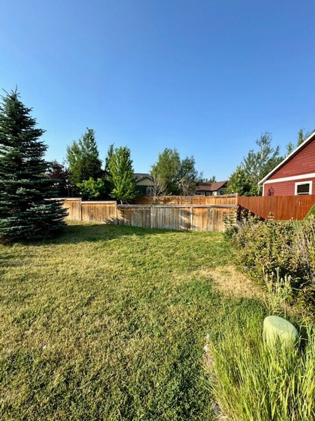 Building Photo - 3-Bedroom, 2-Bathroom Single-Level Home in Bozeman, MT