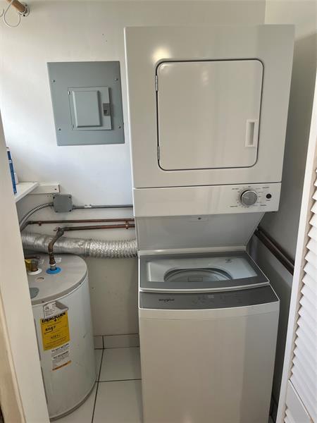 Building Photo - 222 NE 23rd Ave