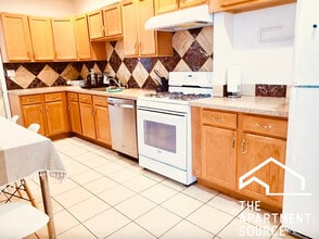 Building Photo - 2839 W Nelson St