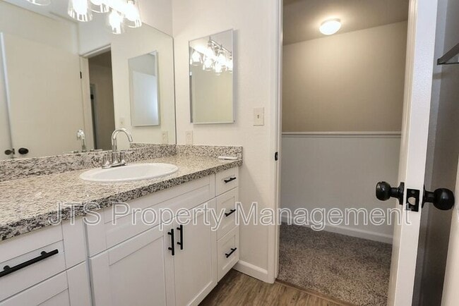 Building Photo - 5848 Alorn Ln