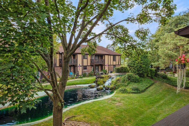 Building Photo - 890 Sheldon Ct