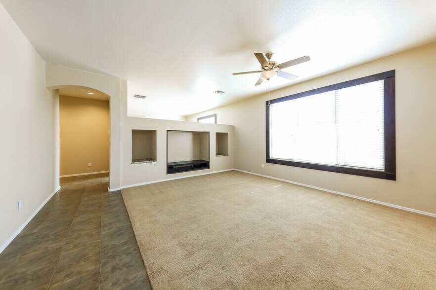 Building Photo - 27301 N 86th Ave