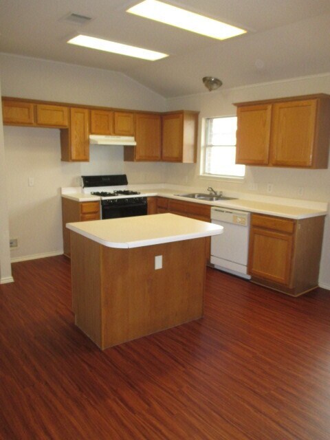 Building Photo - 9401 Bradner Dr