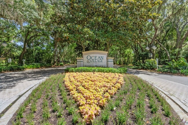 Building Photo - Ocean Village, 3 bed, 2 bath, FULLY furnished home! Walk to the Beach!