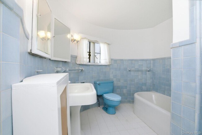 Building Photo - 5 Seymour Pl