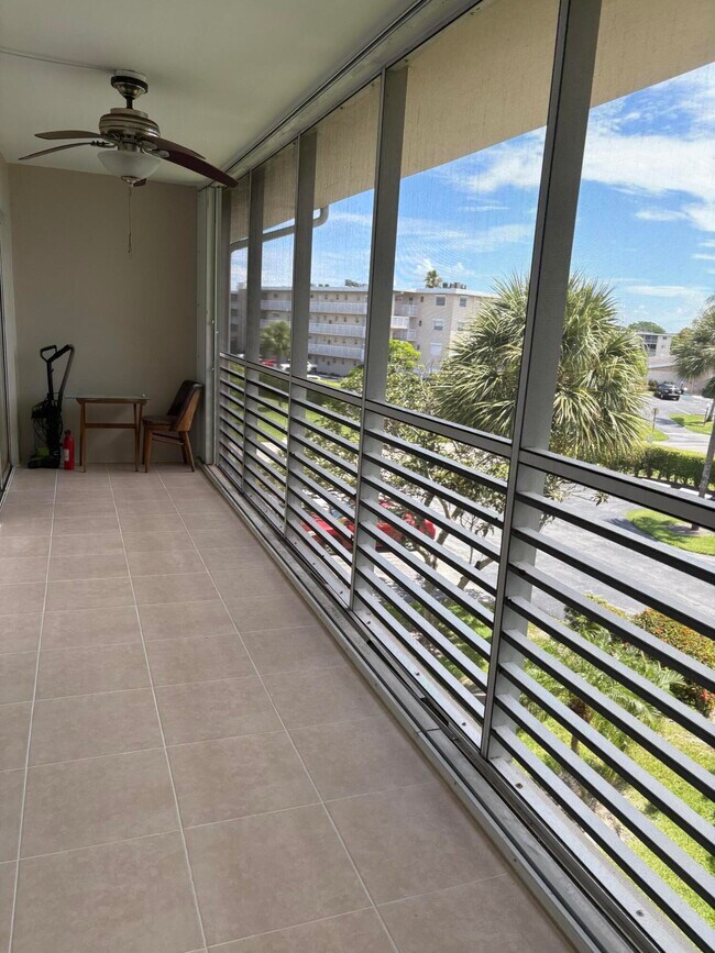 Building Photo - 2770 Garden Dr S