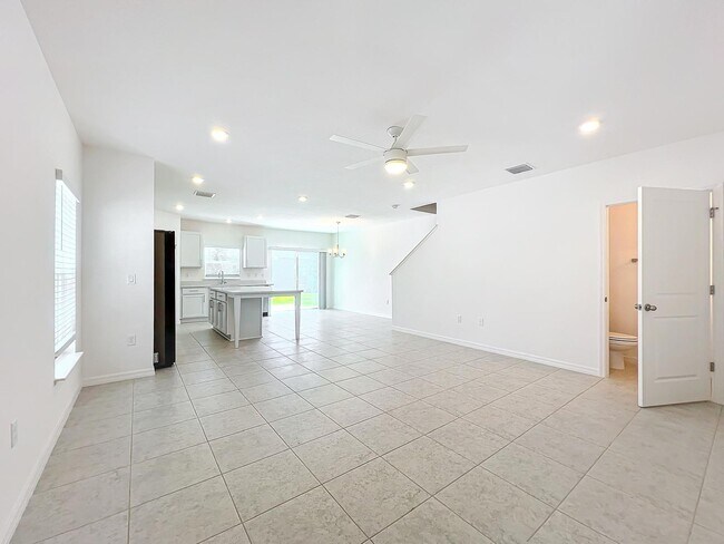 Building Photo - 3886 Academia Ave