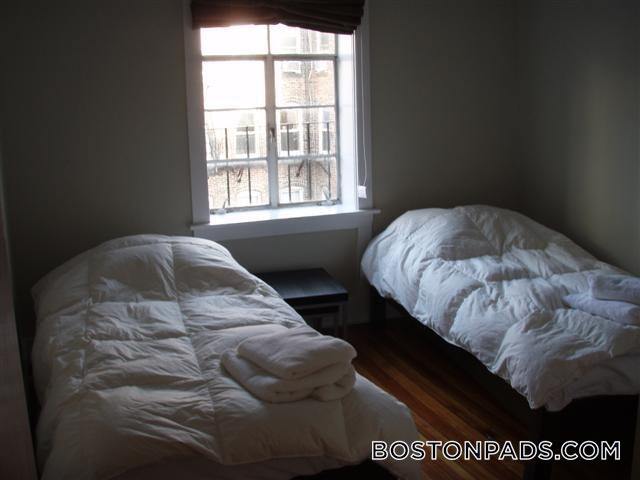 Building Photo - 435 Hanover St