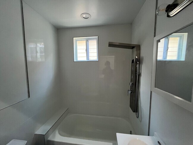 Building Photo - 7465-7467Garfi