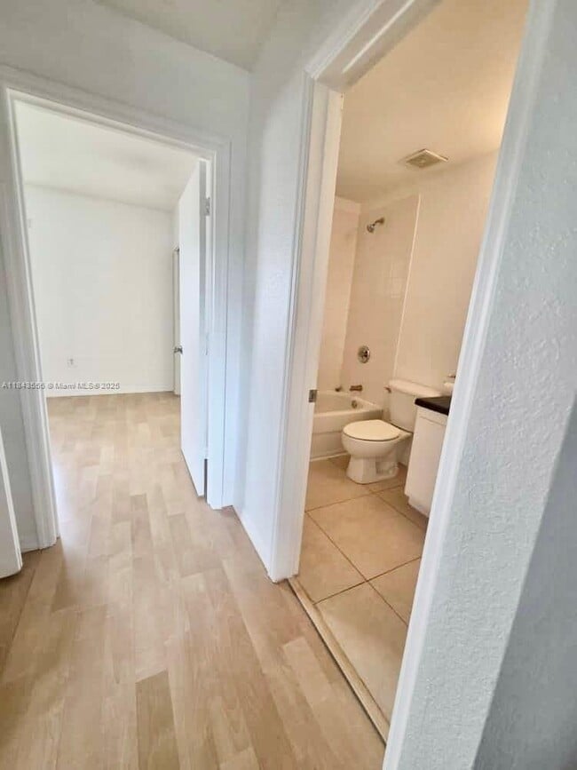 Building Photo - 2184 NE 167th St