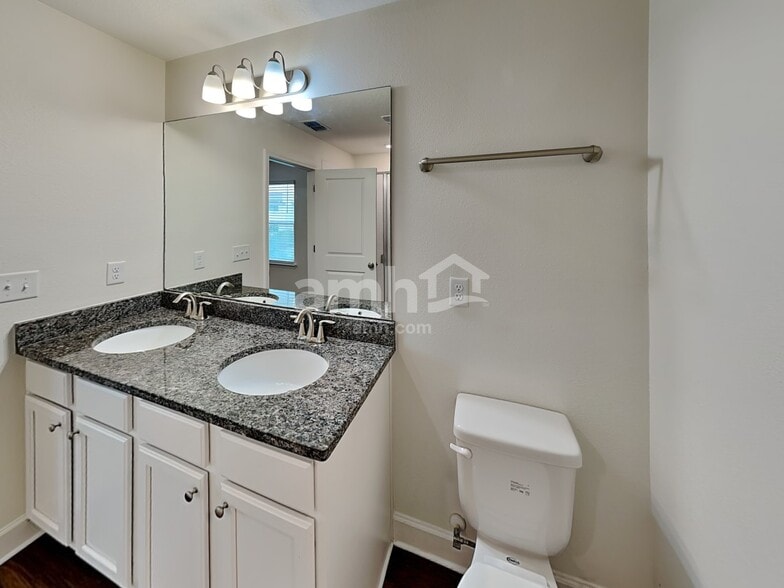 Building Photo - 8553 Highfield Ave