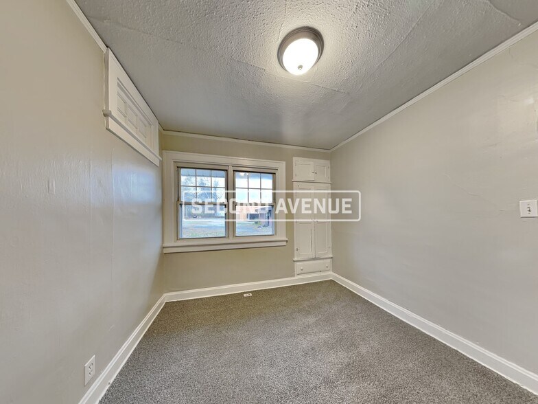 Building Photo - 5808 Prospect Ave