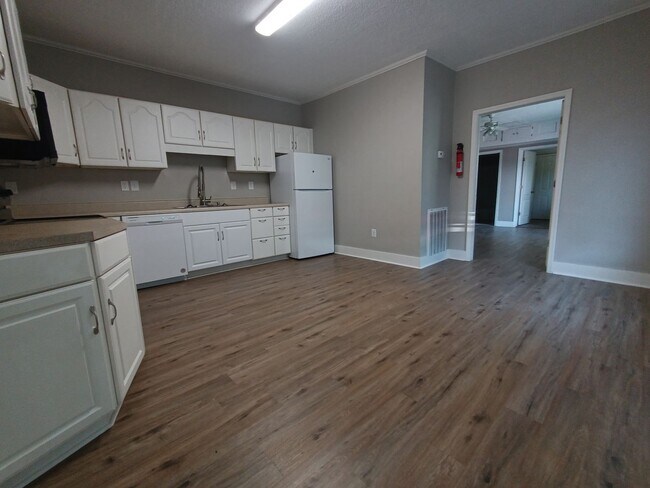 Building Photo - 3704 Fairview St SW