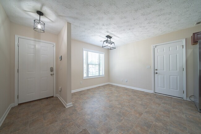 Building Photo - 5788 Sandy View Dr