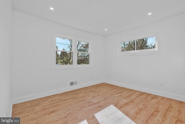 Building Photo - 6810 Weaver Ave