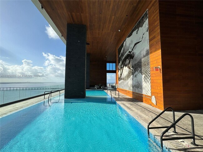 Building Photo - 1451 Brickell Ave