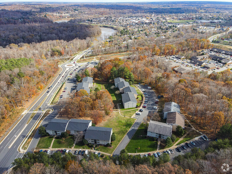 Primary Photo - Forest Village Apartments