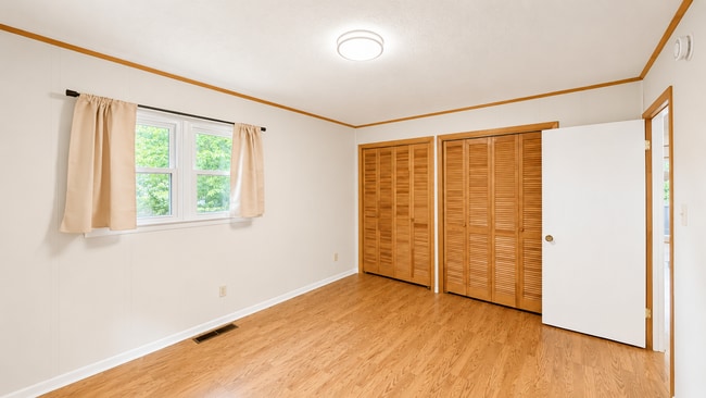 Building Photo - Well maintained Swannanoa Rental Home!