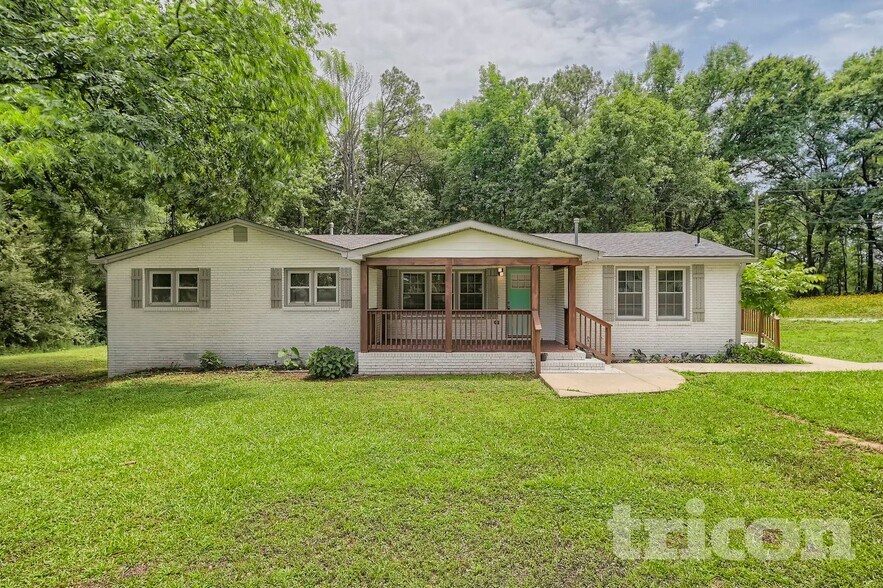 Building Photo - 11 Swan Dr