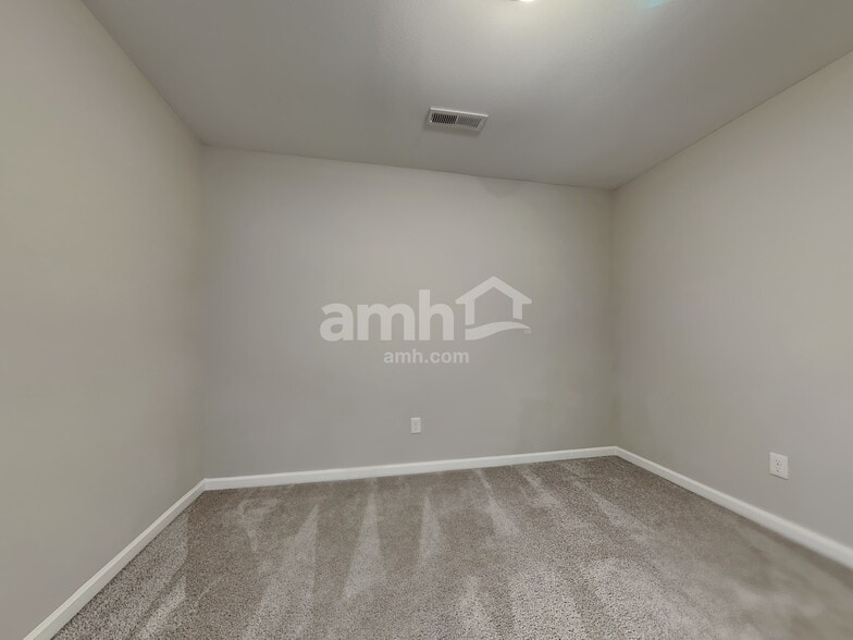 Building Photo - 4983 Old Towne Village Cir