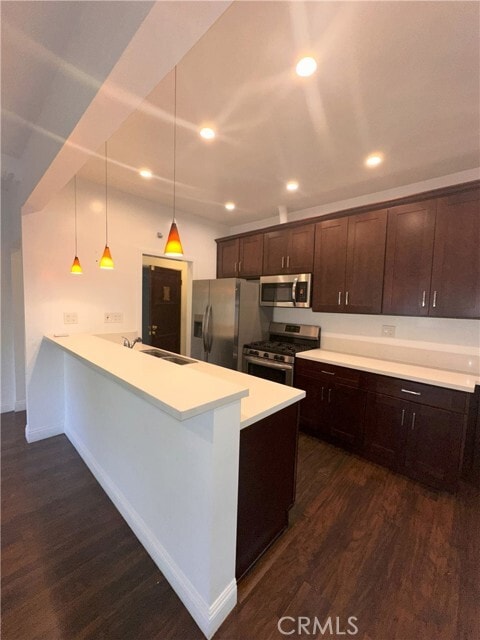 Building Photo - 137 S Roxbury Dr