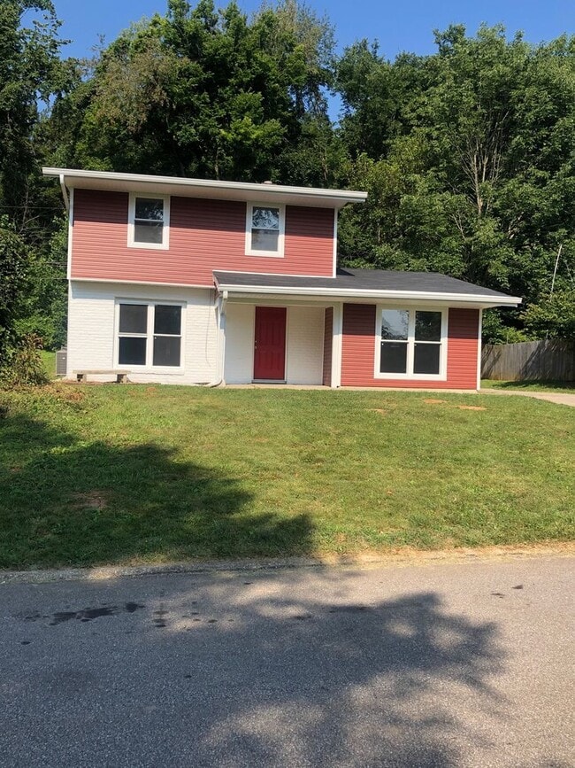 Building Photo - 5 BD/2.5 BA home, NEW RENOVATION!