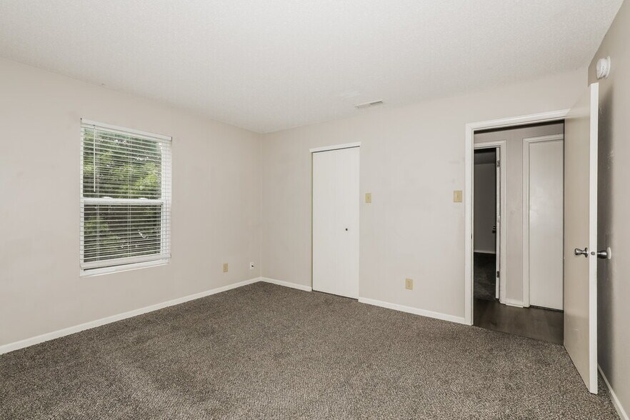 Building Photo - 9205 Middlebury Way