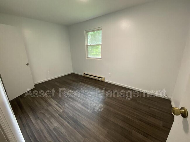 Building Photo - 221 Pattie Gap Rd