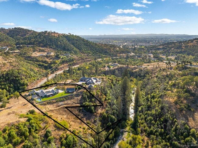 Building Photo - 987 Mark West Springs Rd