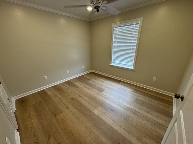 Building Photo - 2602 Harris Dr