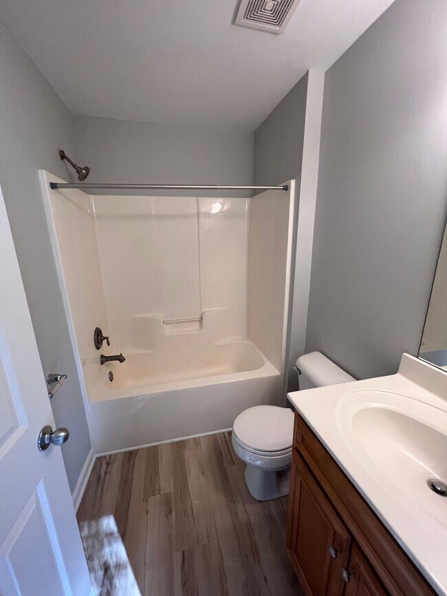 Building Photo - Pet Friendly Beautifully Updated 2BD/2.5BA Townhome