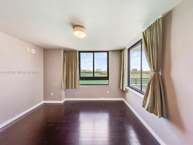 Building Photo - 1330 West Ave